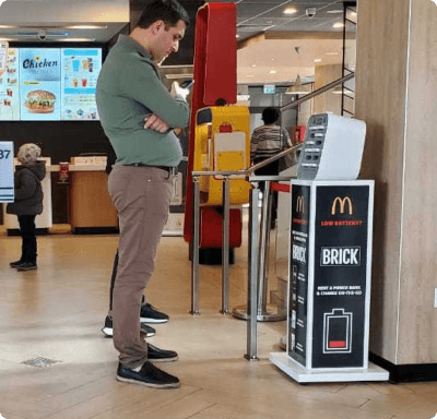 Powerbanka Brick se značkou McDonald's